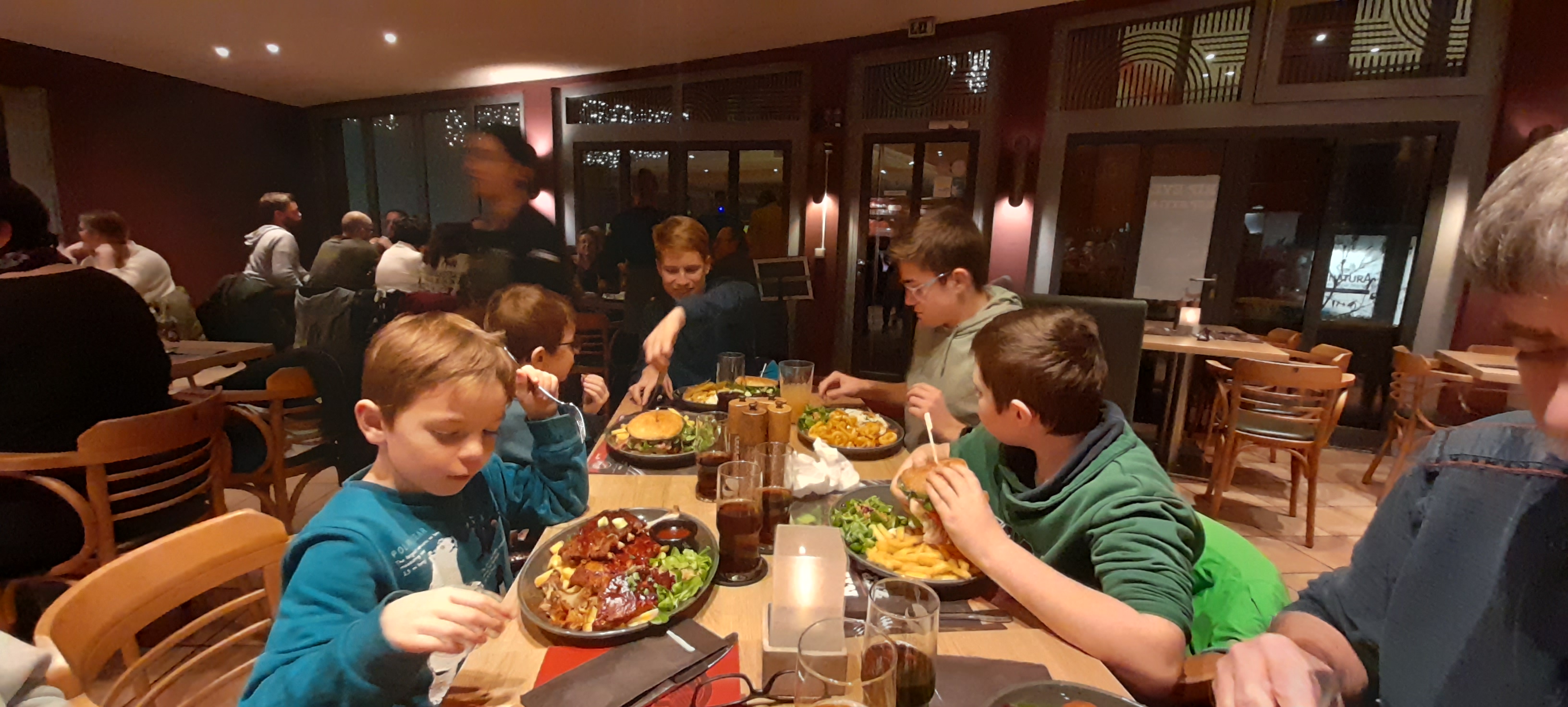 Jugendgruppe Weihnachtsessen 2023 - 1000003327